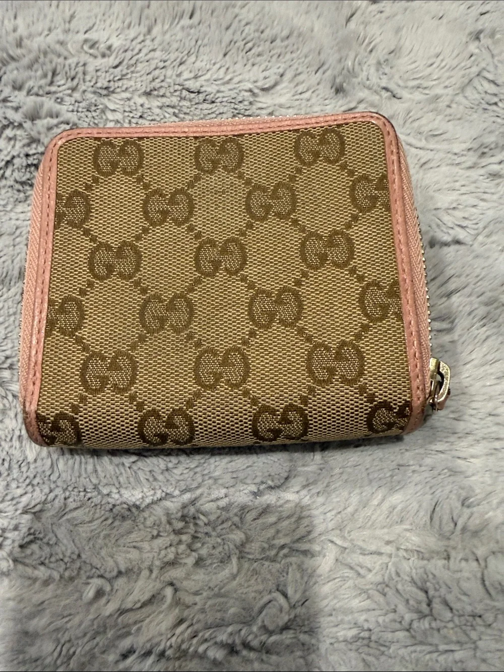 Gucci compact wallet